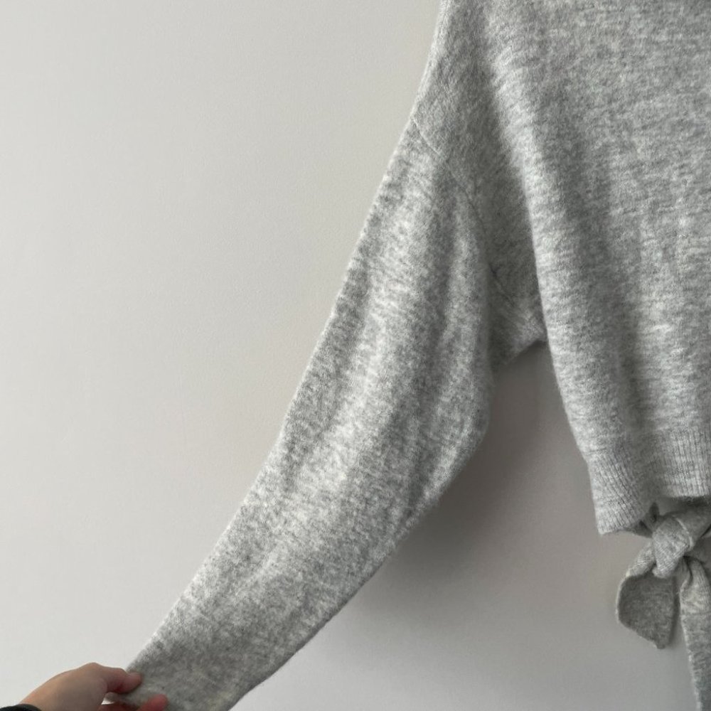 Aritzia Wilfred Lorin Sweater Turtle Neck Long Sleeve Tie Waist Gray Medium - Picture 4 of 7